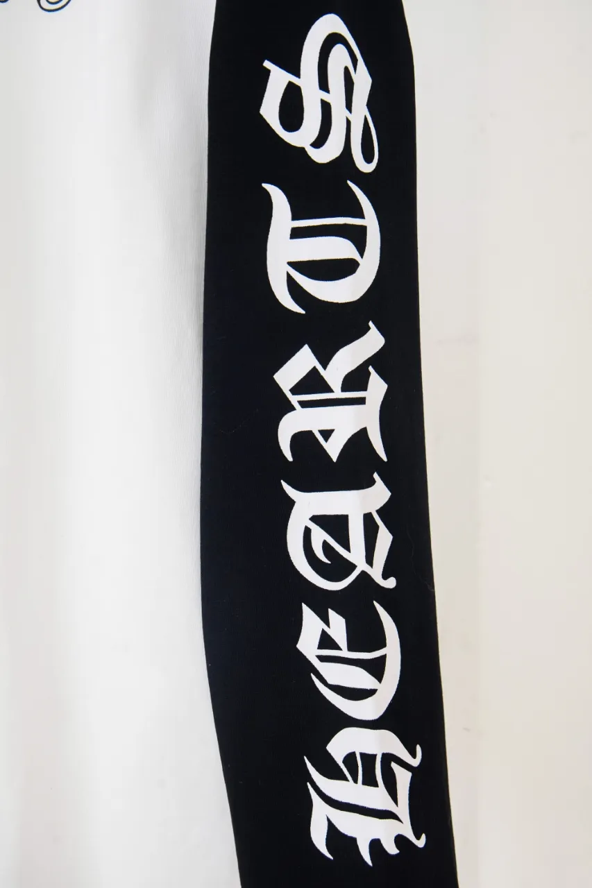 P170 ChromeHearts - ChromeHearts-Black and White Splicing Sanskrit Round Neck Long T. The fabric is made of 280g pure cotton double yarn fabric. The upper body is comfortable and breathable, and the feel is comfortable. The black and white splicing highlights the characteristics of the clothes. The letter horseshoe pattern is printed with imported water glue. The collar is made of threads of the same color in the same cylinder. Letters are printed on the threads. It is a popular online style in autumn. It is made from the original version.  Color: Picture color Size: S M L XL